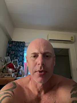 Snapshot of luv2masterb8247 chatting on 02/24/25, 07:33 luv2masterb8247 online show from 02/24/25, 07:33