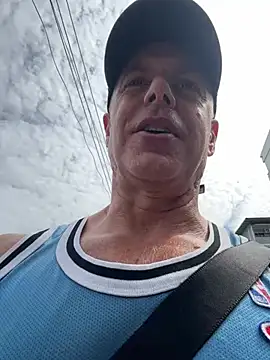 Snapshot of luv2masterb8247 chatting on 02/26/25, 03:42 luv2masterb8247 online show from 02/26/25, 03:42