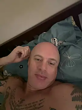 Snapshot of luv2masterb8247 chatting on 02/27/25, 12:43 luv2masterb8247 online show from 02/27/25, 12:43