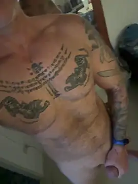 Snapshot of luv2masterb8247 chatting on 02/27/25, 07:34 luv2masterb8247 online show from 02/27/25, 07:34