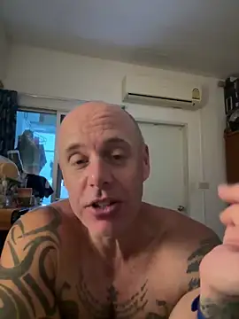 Snapshot of luv2masterb8247 chatting on 03/04/25, 05:11 luv2masterb8247 online show from 03/04/25, 05:11