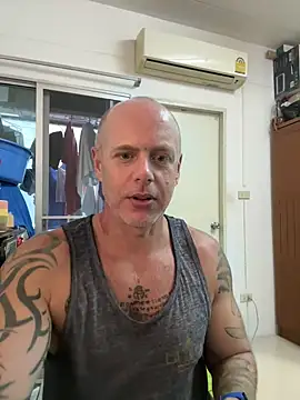 Snapshot of luv2masterb8247 chatting on 03/05/25, 05:07 luv2masterb8247 online show from 03/05/25, 05:07