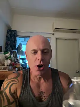 Snapshot of luv2masterb8247 chatting on 03/10/25, 05:11 luv2masterb8247 online show from 03/10/25, 05:11