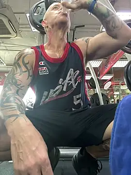 Snapshot of luv2masterb8247 chatting on 03/12/25, 02:09 luv2masterb8247 online show from 03/12/25, 02:09