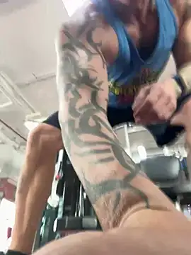 Snapshot of luv2masterb8247 chatting on 03/13/25, 02:05 luv2masterb8247 online show from 03/13/25, 02:05