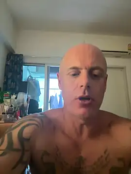 Snapshot of luv2masterb8247 chatting on 03/14/25, 05:16 luv2masterb8247 online show from 03/14/25, 05:16