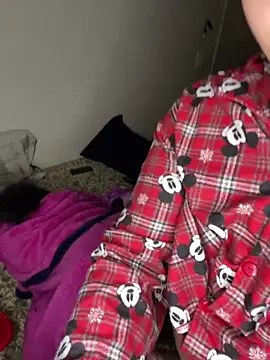 gamingcouple420 online show from 12/22/25, 11:57