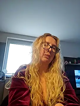 Snapshot of MariaRichi_ chatting on 02/25/25, 06:58 MariaRichi  online show from 02/25/25, 06:58