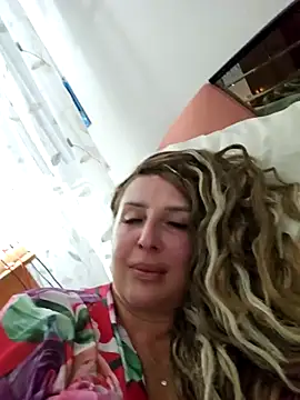 Snapshot of MariaRichi_ chatting on 09/17/25, 07:04 MariaRichi  online show from 09/17/25, 07:04