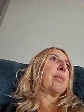 MariaRichi  online show from 11/01/25, 07:32