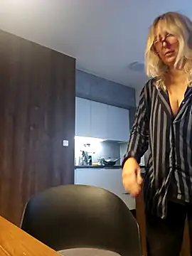 MariaRichi  online show from 11/02/25, 07:33