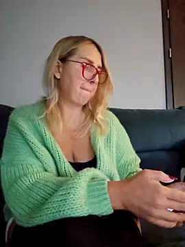 MariaRichi  online show from 11/09/25, 07:39