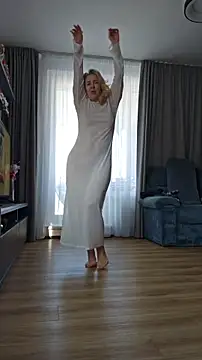 MariaRichi  online show from 04/24/26, 06:16