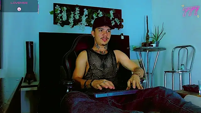 Snapshot of HannibalLester chatting on 05/04/26, 05:47 HannibalLester online show from 05/04/26, 05:47
