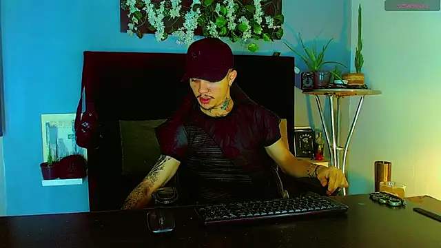 Snapshot of HannibalLester chatting on 06/08/26, 04:24 HannibalLester online show from 06/08/26, 04:24