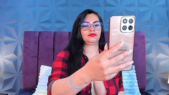 NicoleJonss online show from 11/12/25, 03:18