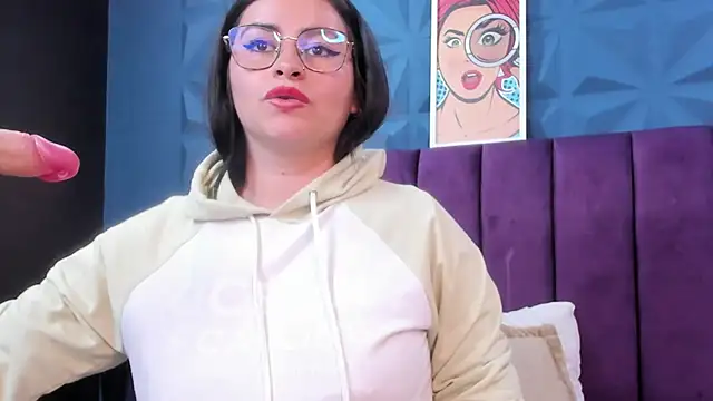 NicoleJonss online show from 05/15/26, 10:50