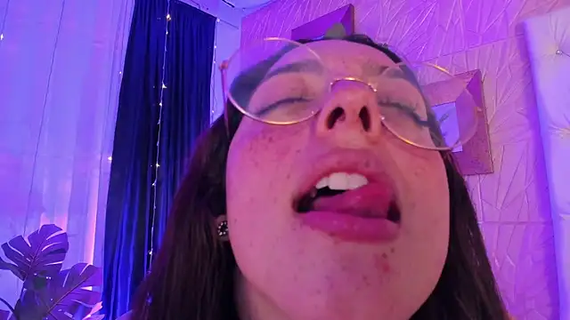 sadashi moon  online show from 03/03/25, 03:52