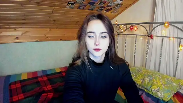 Snapshot of SilverDream chatting on 12/15/24, 08:36 SilverDream online show from 12/15/24, 08:36