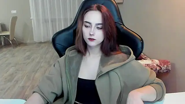 Snapshot of SilverDream chatting on 02/05/25, 04:36 SilverDream online show from 02/05/25, 04:36