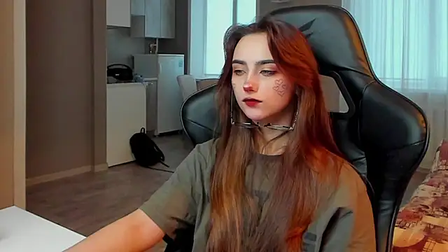 Snapshot of SilverDream chatting on 02/09/25, 04:57 SilverDream online show from 02/09/25, 04:57