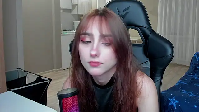 Snapshot of SilverDream chatting on 09/27/25, 07:30 SilverDream online show from 09/27/25, 07:30