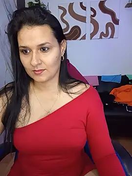 Snapshot of elena_jonees chatting on 06/05/26, 08:36 elena jonees online show from 06/05/26, 08:36