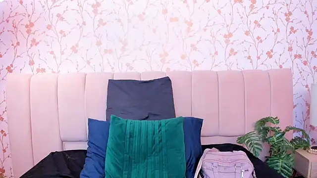 nathalie rossel online show from 04/21/26, 07:17