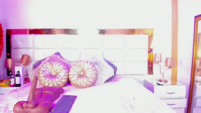 Snapshot of evangelin_ts chatting on 12/26/24, 07:27 evangelin ts online show from 12/26/24, 07:27