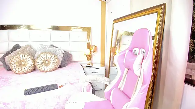 Snapshot of evangelin_ts chatting on 02/06/25, 08:23 evangelin ts online show from 02/06/25, 08:23