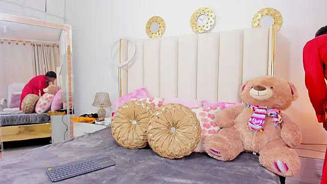 Snapshot of evangelin_ts chatting on 11/14/25, 01:54 evangelin ts online show from 11/14/25, 01:54