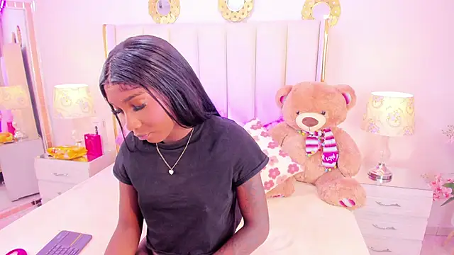 Snapshot of evangelin_ts chatting on 11/21/25, 01:54 evangelin ts online show from 11/21/25, 01:54