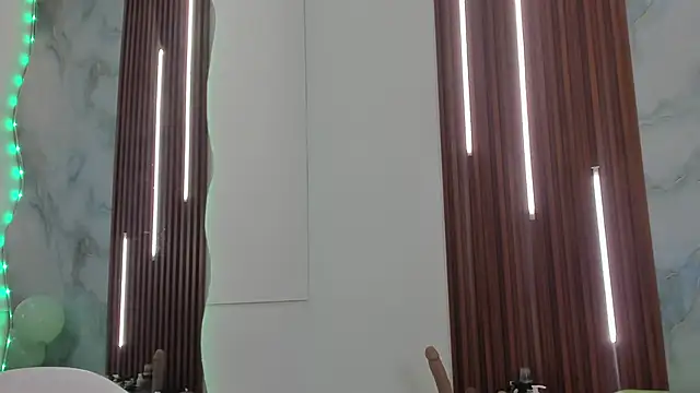 zoee lovv online show from 03/18/26, 03:09