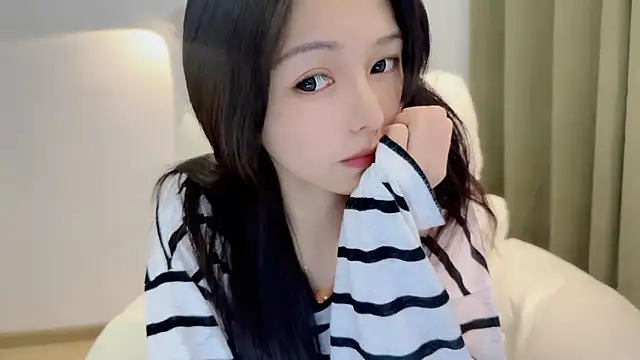 Snapshot of xiaodaibabyy chatting on 02/21/26, 02:40 xiaodaibabyy online show from 02/21/26, 02:40