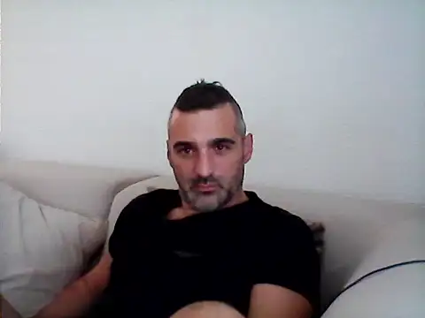 Snapshot of Assodispade3 chatting on 11/05/25, 10:37 Assodispade3 online show from 11/05/25, 10:37