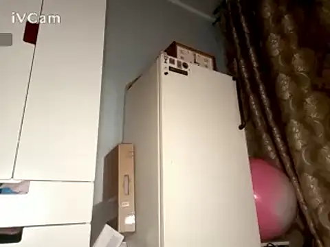 Snapshot of -LauraGold- chatting on 12/17/24, 01:50 -LauraGold- online show from 12/17/24, 01:50