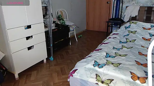 Snapshot of -LauraGold- chatting on 12/26/24, 10:59 -LauraGold- online show from 12/26/24, 10:59