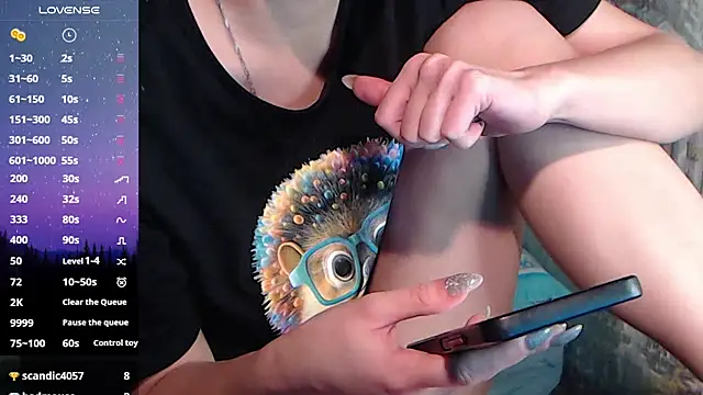 Snapshot of -LauraGold- chatting on 02/07/25, 06:45 -LauraGold- online show from 02/07/25, 06:45