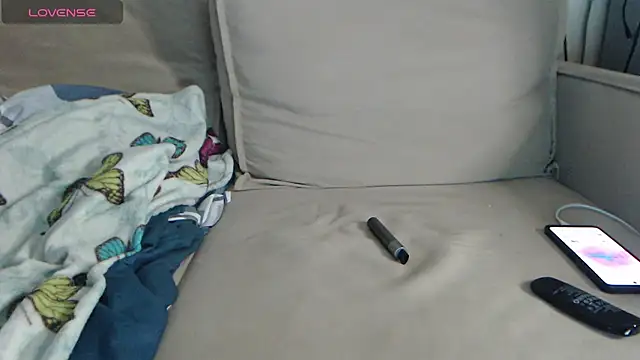 Snapshot of -LauraGold- chatting on 03/03/25, 08:11 -LauraGold- online show from 03/03/25, 08:11