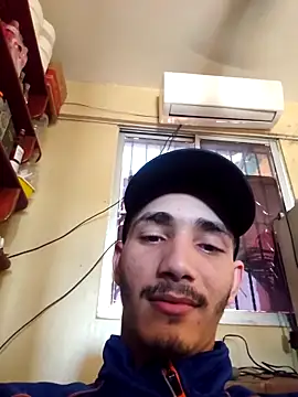 Snapshot of jose5320_20 chatting on 11/24/25, 03:01 jose5320 20 online show from 11/24/25, 03:01