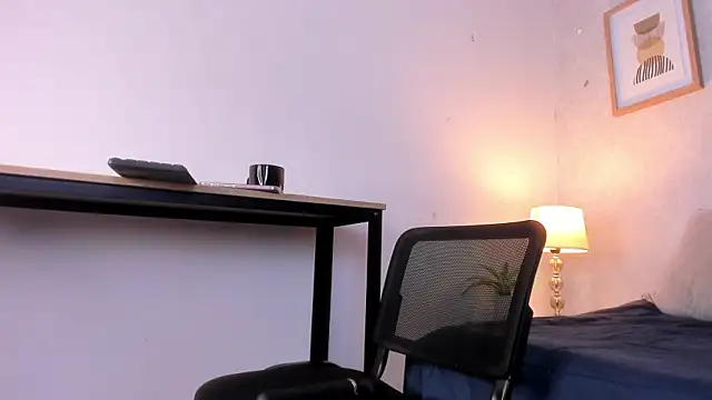 Caroline dh online show from 04/04/26, 11:51