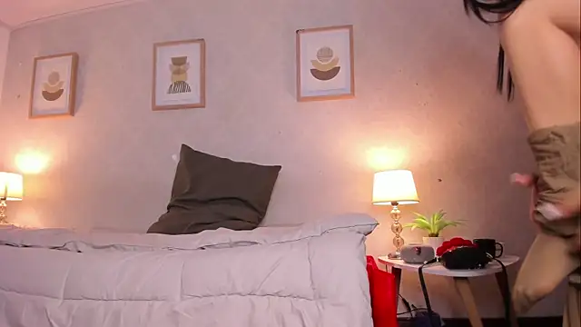 Caroline dh online show from 07/23/26, 11:41