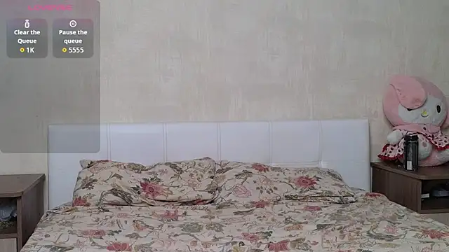 Snapshot of Betty_Blamee chatting on 10/13/25, 09:09 Betty Blamee online show from 10/13/25, 09:09