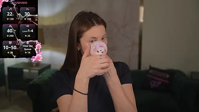 Julia  Star  online show from 03/25/26, 07:31