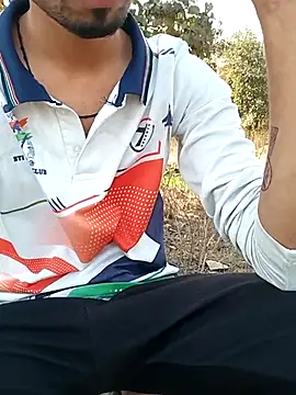 Snapshot of Piyush_2024 chatting on 02/21/25, 11:01 Piyush 2024 online show from 02/21/25, 11:01