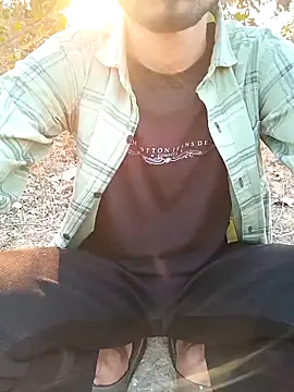 Snapshot of Piyush_2024 chatting on 03/16/25, 04:09 Piyush 2024 online show from 03/16/25, 04:09