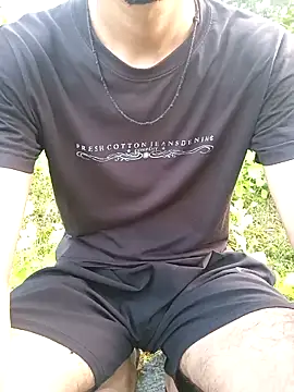 Snapshot of Piyush_2024 chatting on 09/25/25, 01:09 Piyush 2024 online show from 09/25/25, 01:09