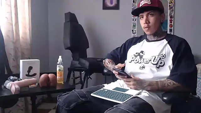 Nickhot0609 online show from 01/12/25, 08:14