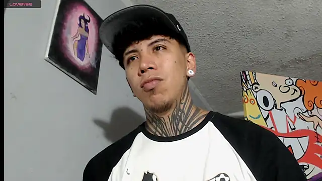 Nickhot0609 online show from 03/19/25, 10:31