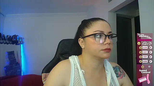 Snapshot of Madame_Shein_ chatting on 12/11/24, 09:30 Madame Shein online show from 12/11/24, 09:30